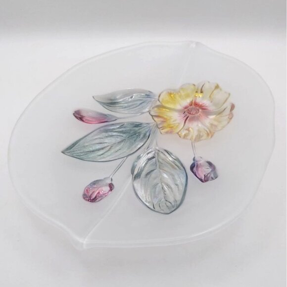 Vintage Mikasa Walther Frosted Glass Leaf Shaped Floral Serving Platter - Picture 4 of 5